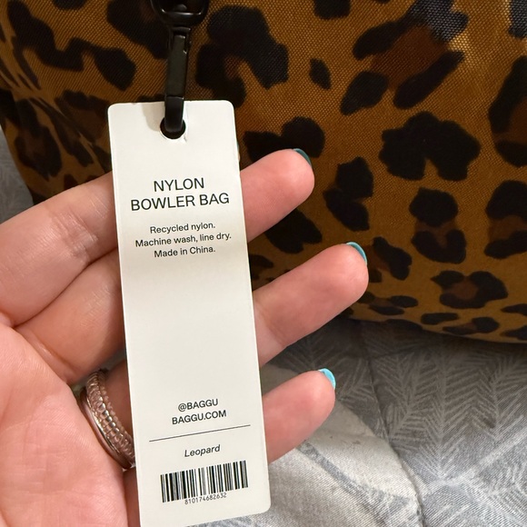 BAGGU Leopard-Print Shoulder Tote in Brown and Black - Picture 2 of 3